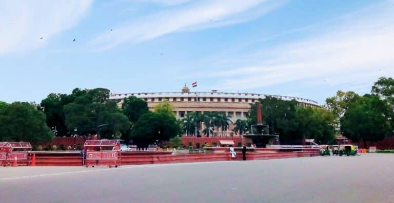 Indian parliament and its Structure in Hindi