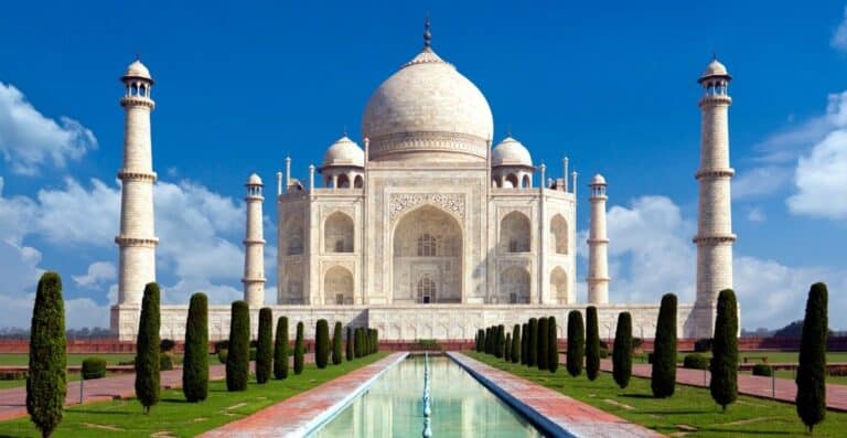 History of Taj Mahal in Hindi